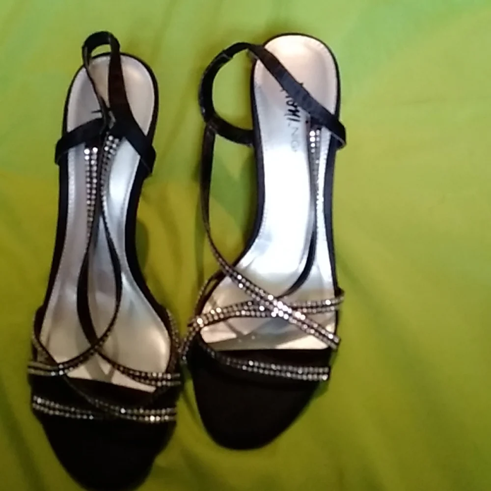 Heels - Picture 1 of 4
